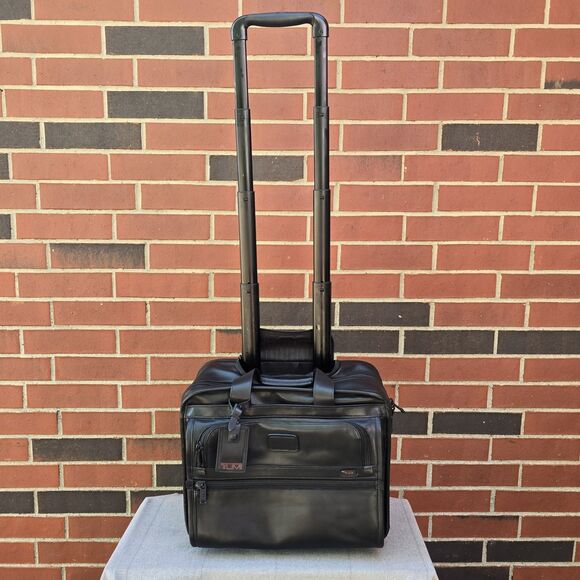 Authentic TUMI Black Leather Compact Wheeled Laptop Briefcase 96102DH $795 - Picture 3 of 13